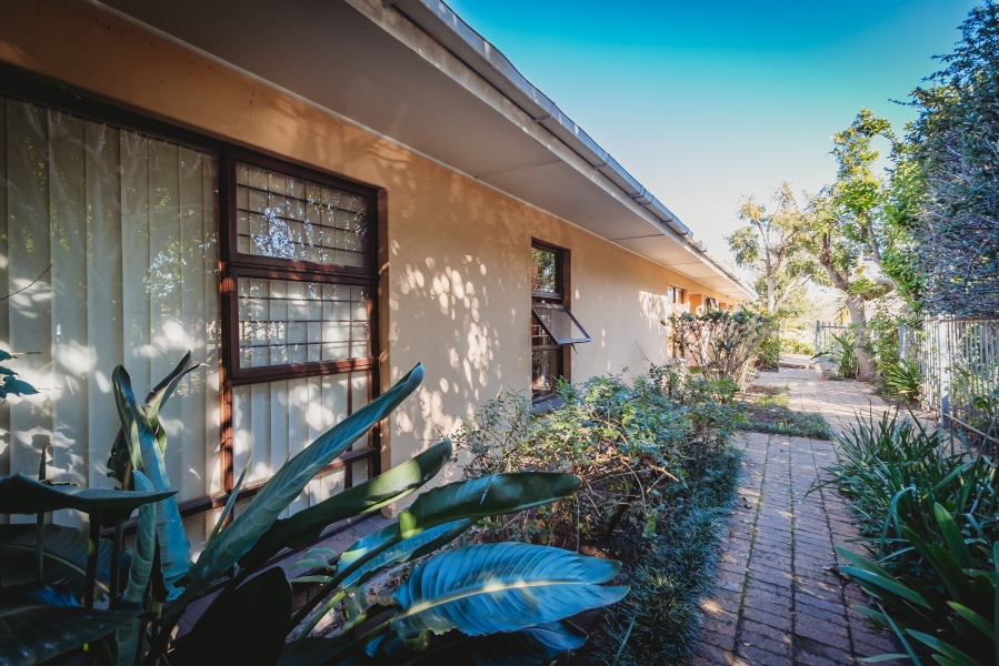 5 Bedroom Property for Sale in Bodorp Western Cape